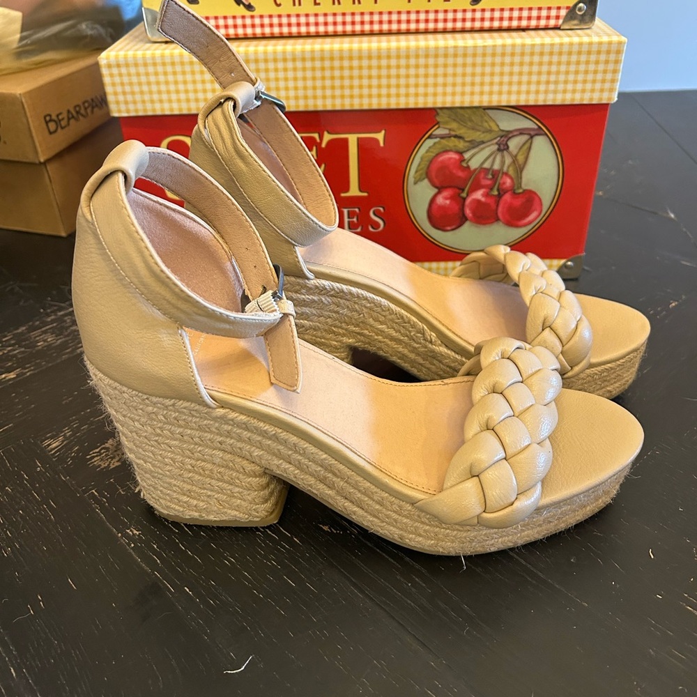 Elegant Tan Braided Platform Sandals